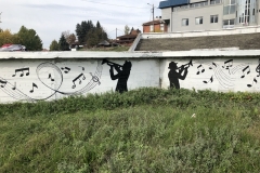 Novi-izgled-keja-na-Vlasini-mural-posvećen-Van-Gogu-putokazi-i-klupice-za-meštane-5